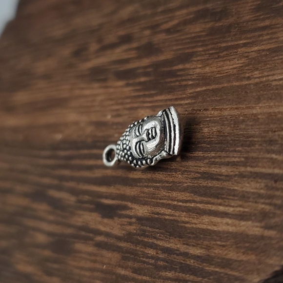 Tibetan Buddha sterling silver charm - Picture 2 of 2